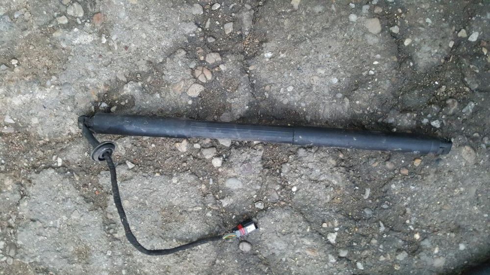 Amortizor porbagaj Volvo Xc60 sh original!!!