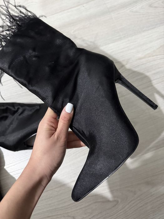 Боти с пера носени веднъж