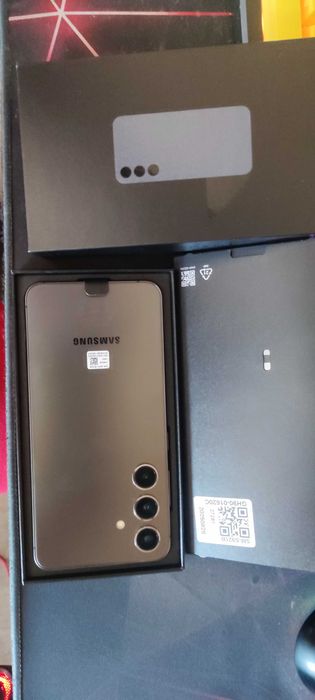Samsung Galaxy S24 256GB Чисто нов