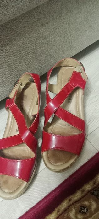 Срочно продам туфли