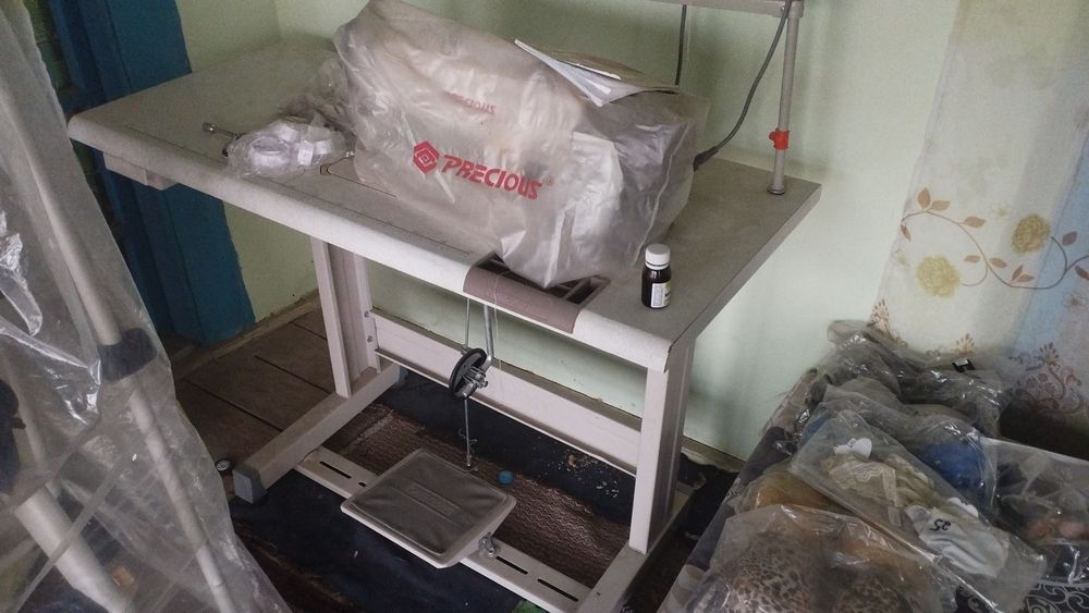 Yangi tikuv mashinka