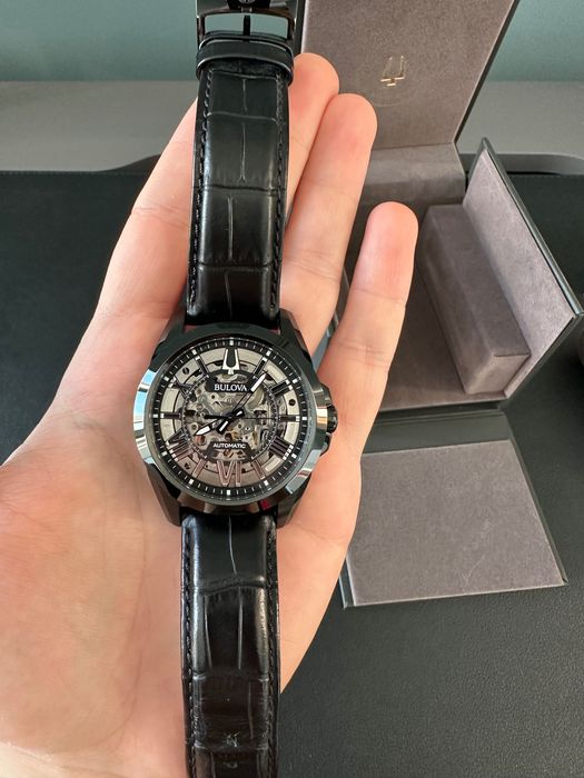 Продавам часовник - Bulova Sutton Automatic Skeleton – Ref. 98A304