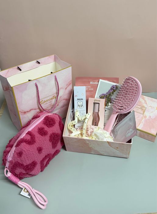 Боксы на 8 марта