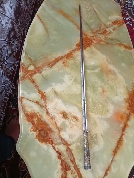 Арабски меч,Стилет, срещу метални ризници