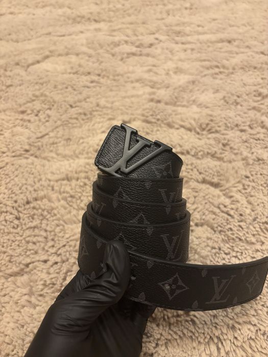 curea lv neagra noua