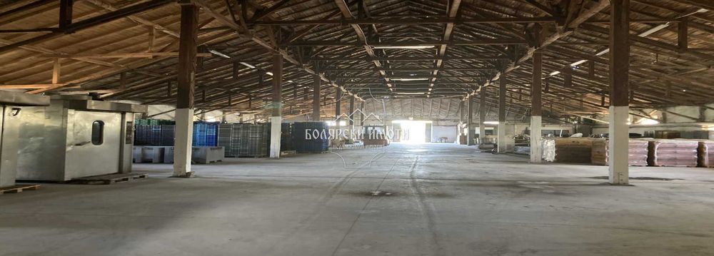 Склад/Зърнобаза в Горна Оряховица до захарни заводи