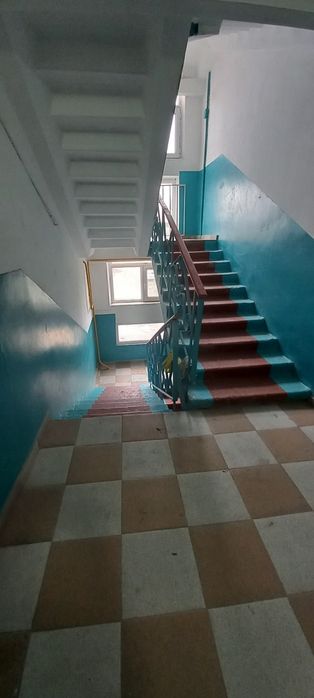 Продам 4× комнатную квартиру