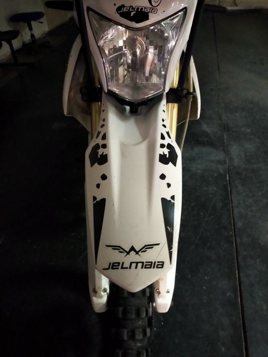 Продам мотоцикл 250 кубов.