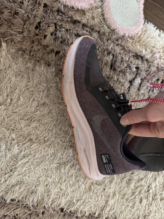 Маратонки Nike и Fila