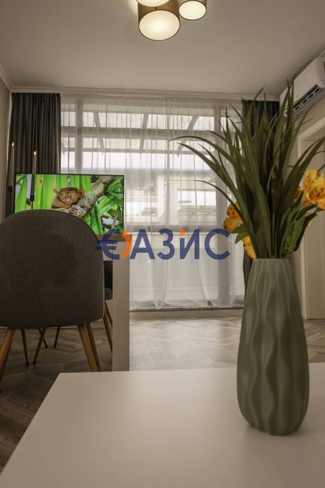 Продава се Двустаен апартамент в к.к. Слънчев бряг - 65 кв.м за 1193 €/кв.м - Снимка #3