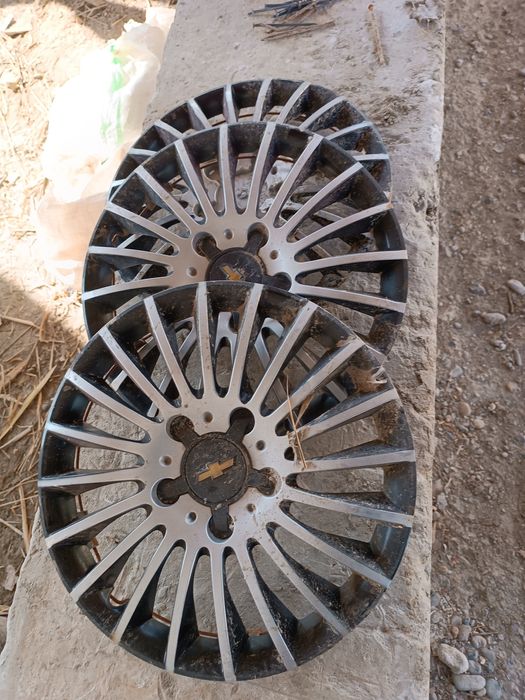 Kalpak sotiladi 3dona xolati yangi