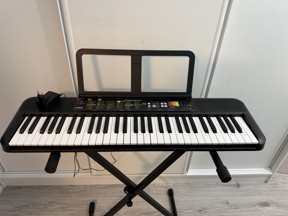 Orga Yamaha PSR F52 aprope noua, stare exceptionala