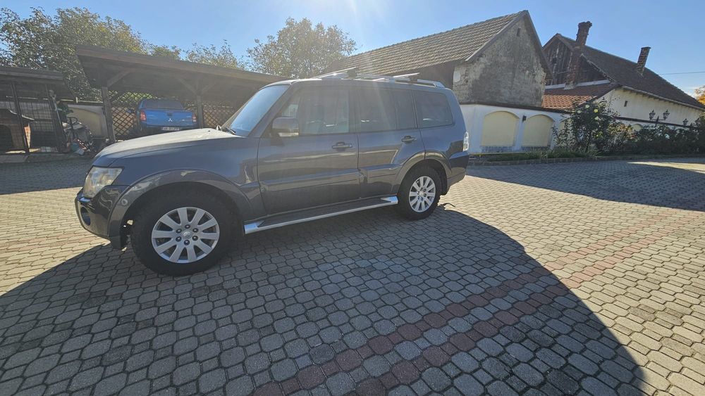 Mitsubishi pajero 2007