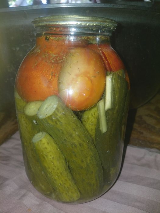 Продам домашние соленья и салаты