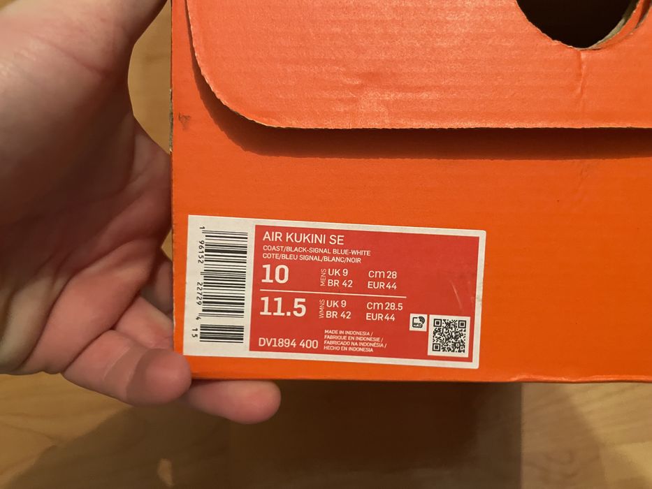 Продам кроссовки nike