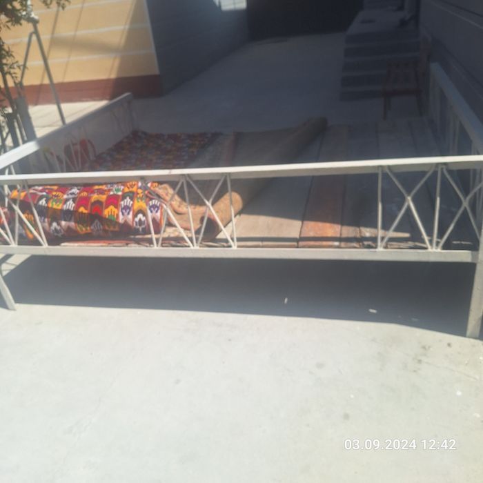 Сури (тапчан)  темир уголок 50х50х5 дан таёрланган