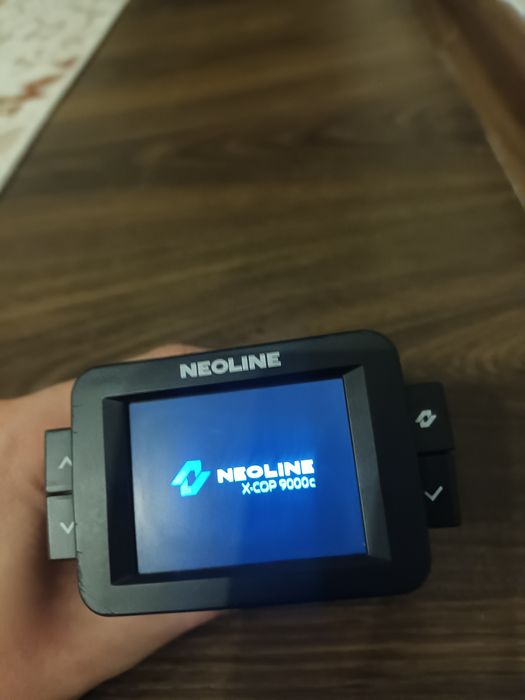 Видеорегистратор с радар-детектором Neoline X-COP 9000c  плюс флешка