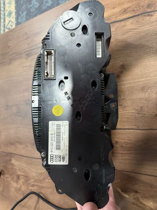 Продам щиток приборов Audi a4b8