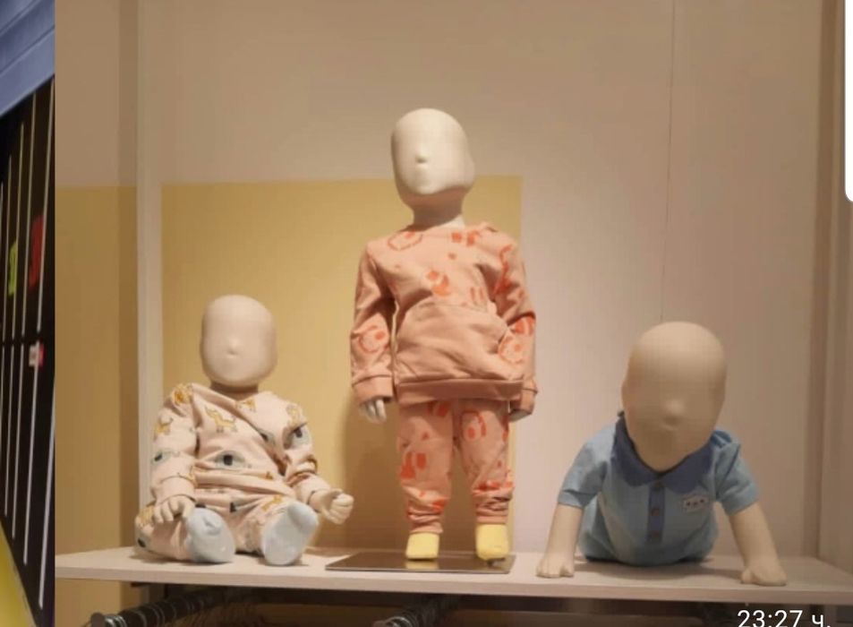 Манекени за магазини за дрехи