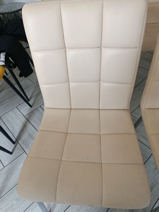 Бежови трапезни столове