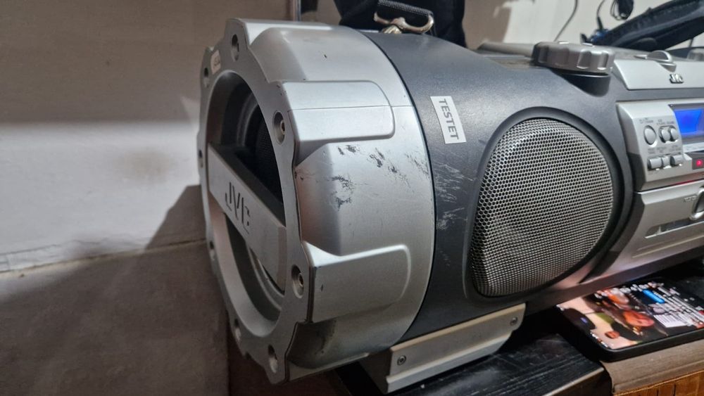 BoomBox  JVC RV-NB10B.