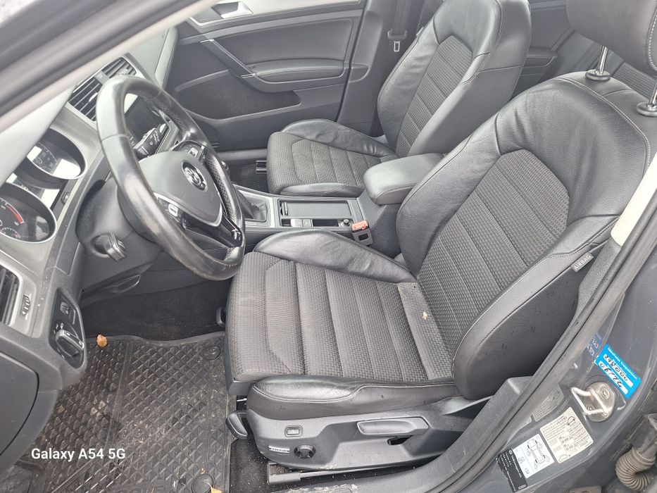 Dezmembrez VW Golf 7 break motor 1.6 CLBM cod culoare LI7F