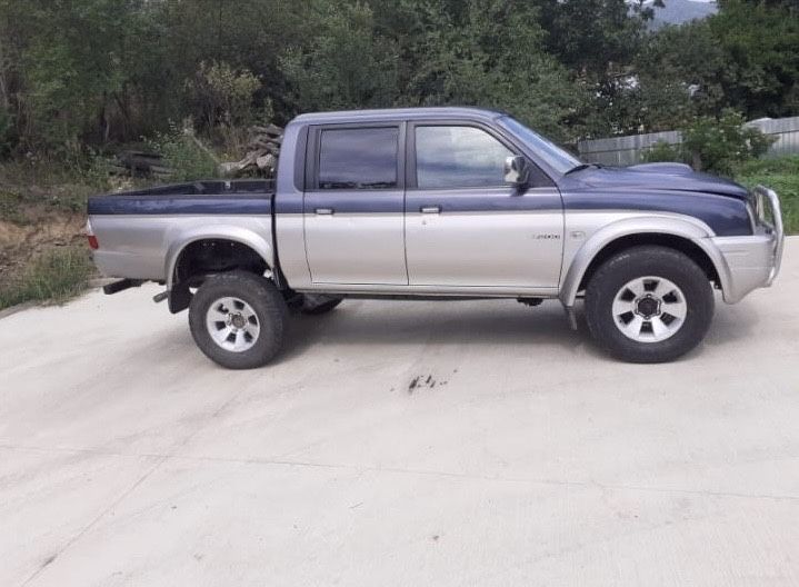 Vând Mitsubishi L200