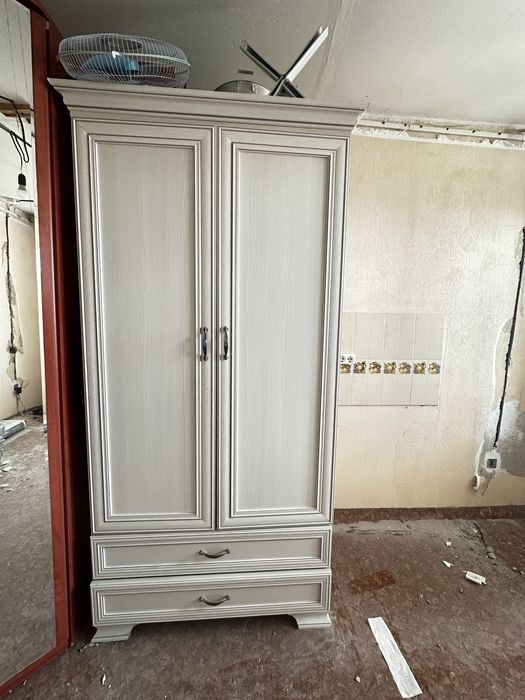 Продам шкаф плательный