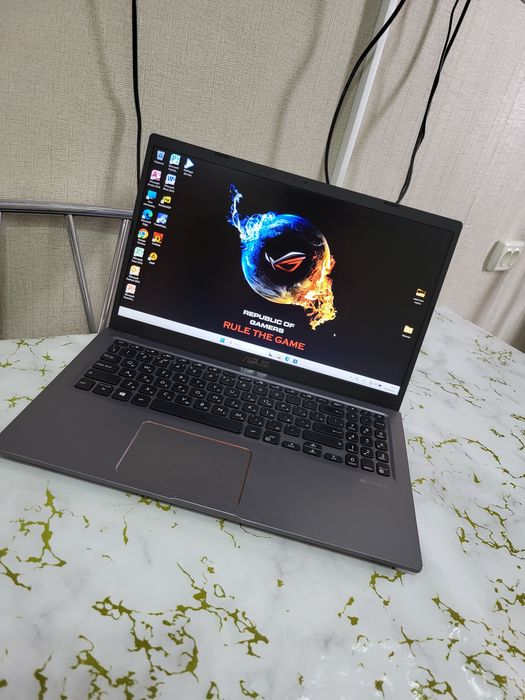 Ноутбук современный Asus Ryzen 3