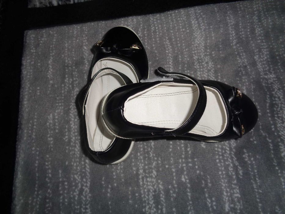 Vand pantofi fetita 4.