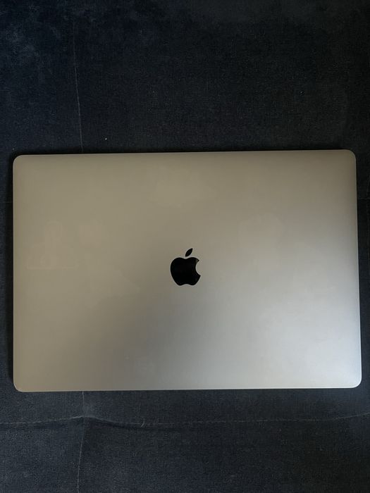 Macbook pro 16-inch 2019 i9
