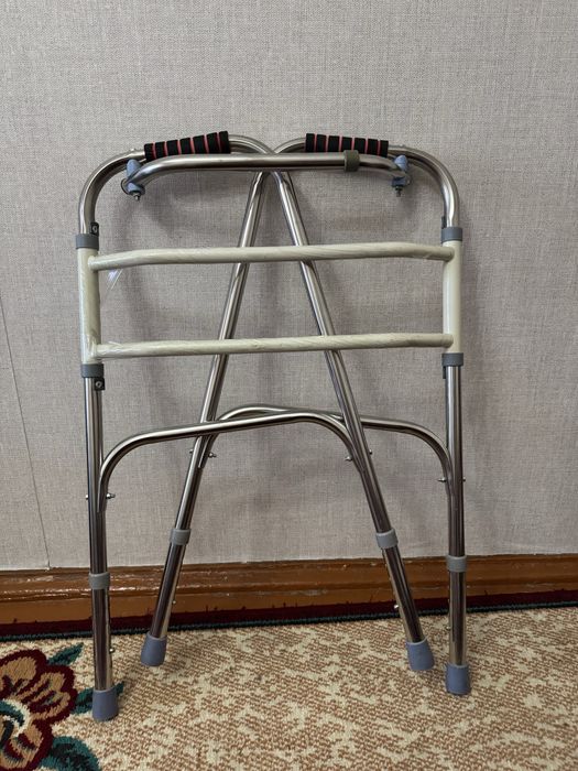 Ходунки для пожилых с регулируемой высотой