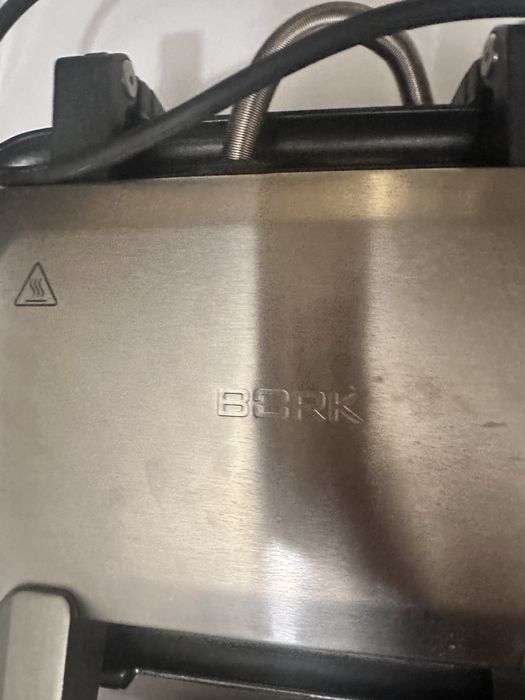 Продам вафельницу борк
