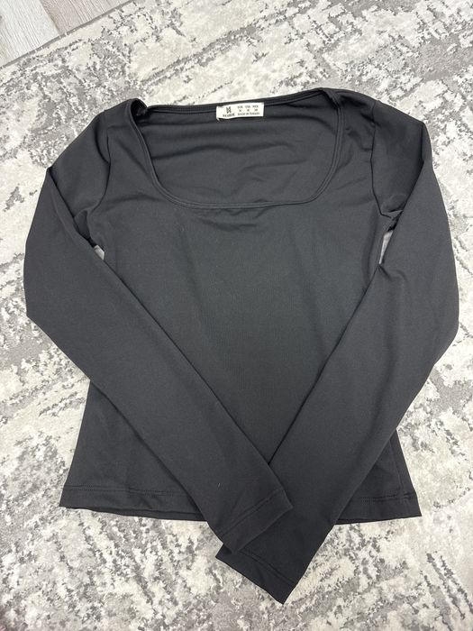 Bluza neagra cu maneca lunga