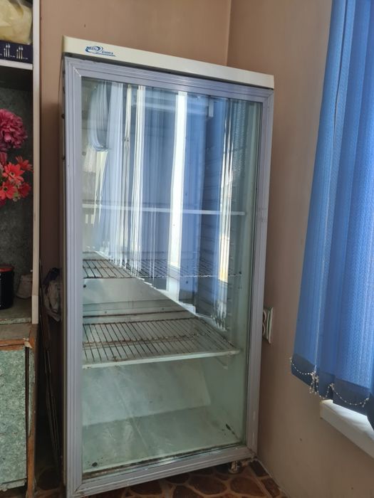 Холодильники витринные