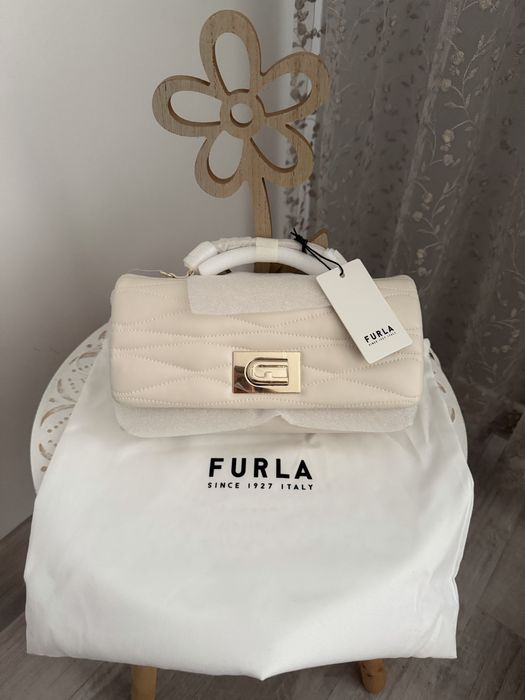 Нова дамска чанта Furla естествена кожа в цвят екрю