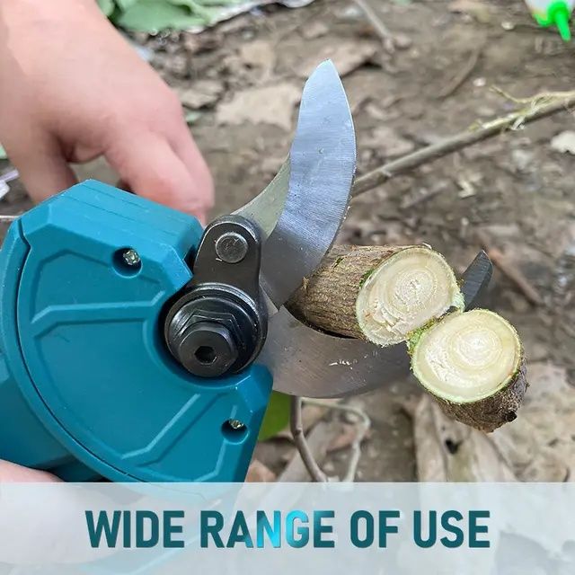 Сучкорез +пила +секатор + фонарь на батарейках инструмент