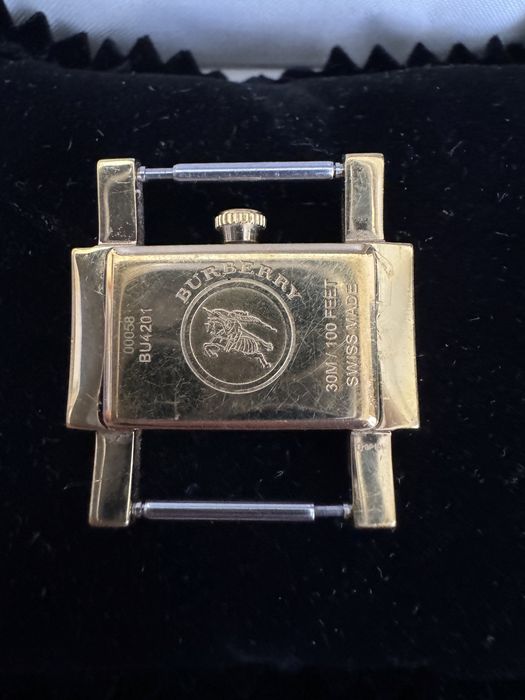 Продам часы Burberry Gold