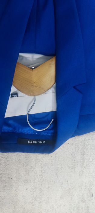 Продам костюм с брюками и рубашкой