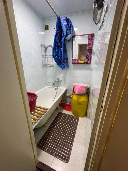 Сдаётся только семейным квартира долгосрочно в центре города!