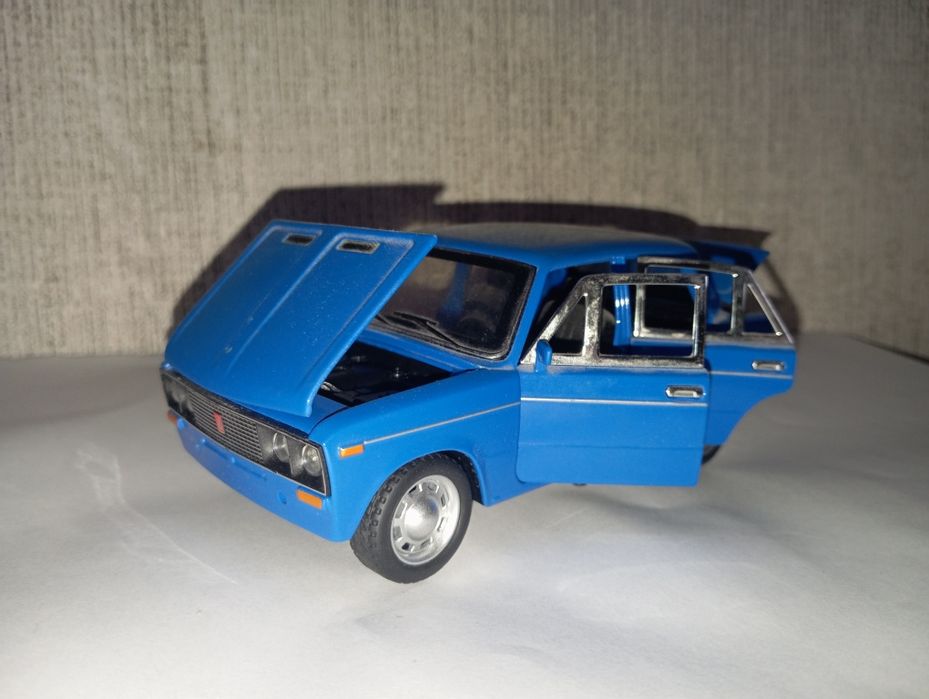 Продам машинки металлические