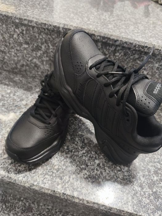 Дамски маратонки нови.