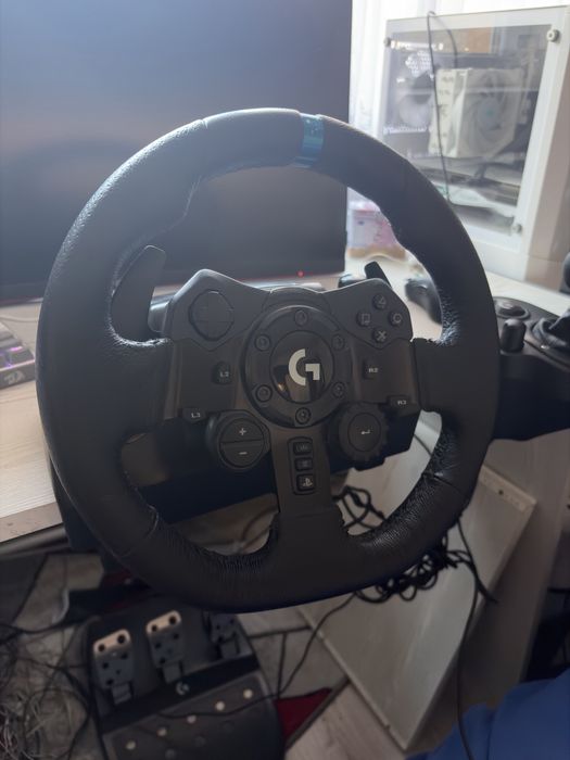 Vand volan logitech g923 compatibil cu pc si playstation