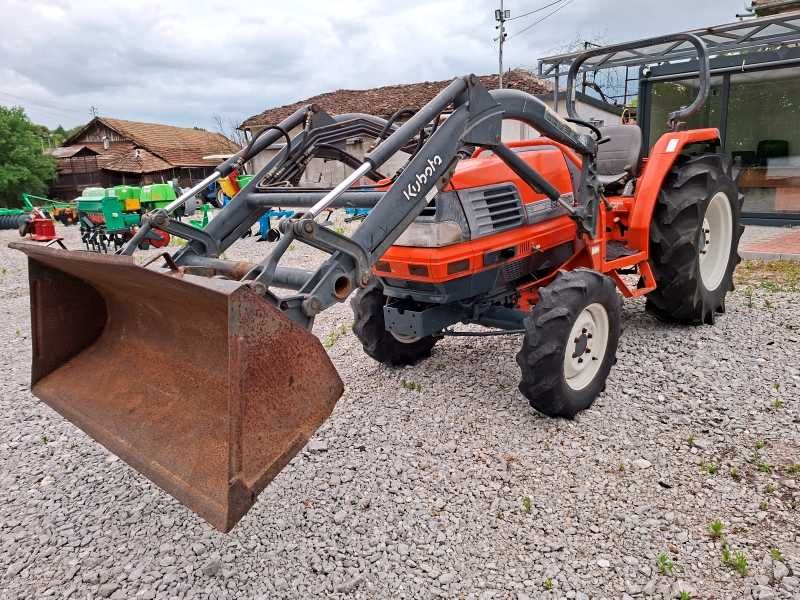 Японски трактор KUBOTA GL320 32 к.с. 4WD с челен товарач - ДЖЕЙ ТРЕЙДИНГ