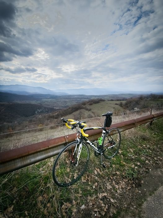 Карбонов шосеен велосипед размер 56 M/L fuji gran fondo 1.1