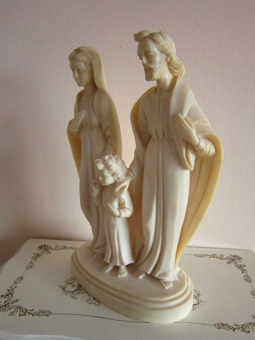 cadou rar Familia Sfanta - Maria,Iosif si Isus sculptura alabaster1960