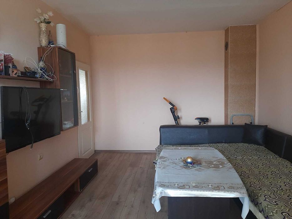 2ст+к,67 кв.м.,ет.6,ремонтиран,кв.Изток-долу
