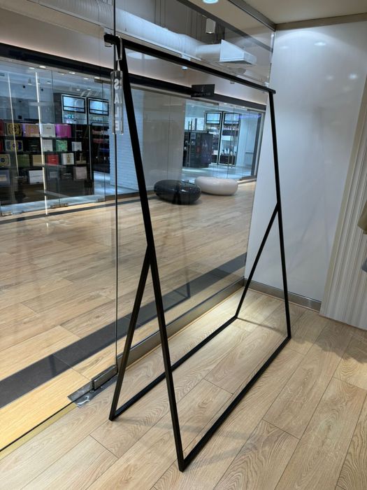 Стеллжи для бутика