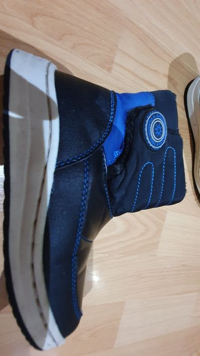 Ghetute baietei marimea 29