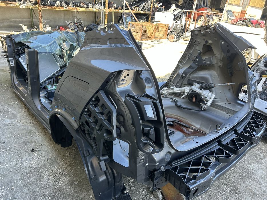 Продавам задница за Пежо 2008